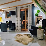 Lux W Domku Tylko Dwa Apartamentyz Jacuzzi Zewnetrznym Apartman *