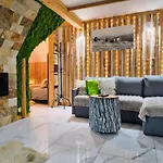Lux W Domku Tylko Dwa Apartamentyz Jacuzzi Zewnetrznym *