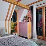 Lux W Domku Tylko Dwa Apartamentyz Jacuzzi Zewnetrznym Apartman