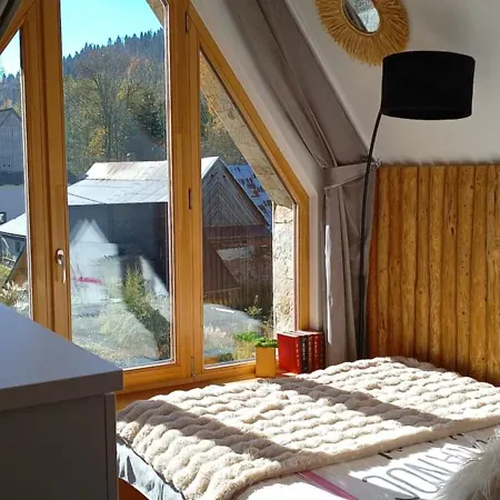 Lux W Domku Tylko Dwa Samodzielne * Groń