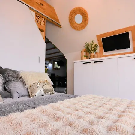 Lux W Domku Tylko Dwa Apartamentyz Jacuzzi Zewnętrznym
